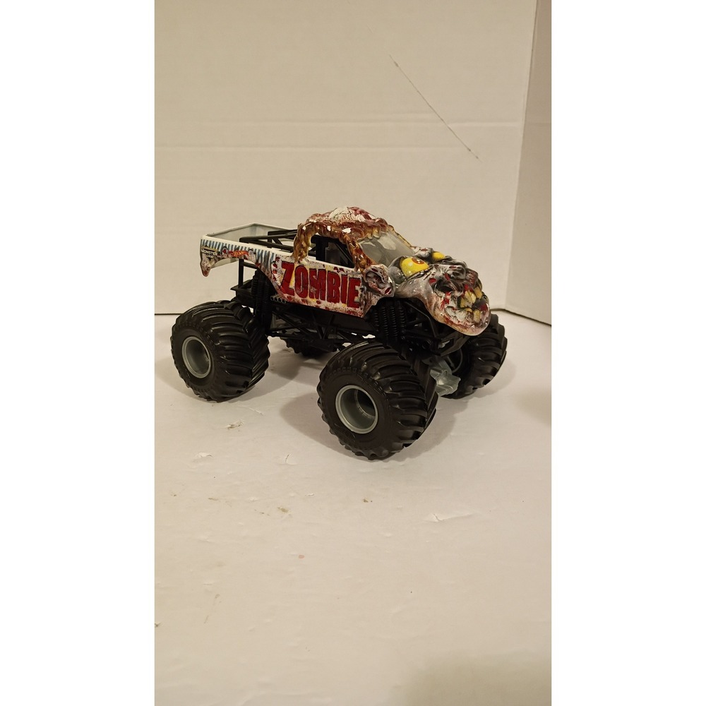 Hot Wheels Monster Jam Zombie Monster Truck 1:24 Scale Die-Cast White Red